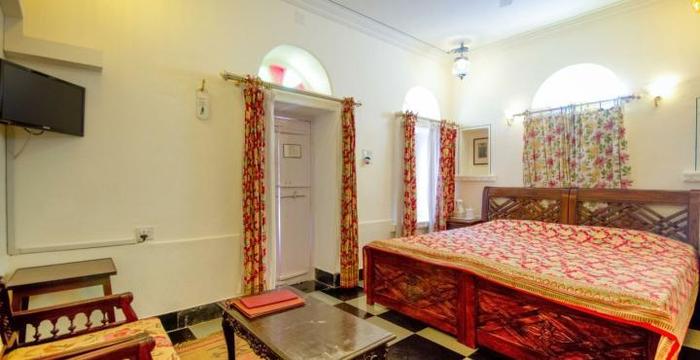 Jagat Niwas Palace